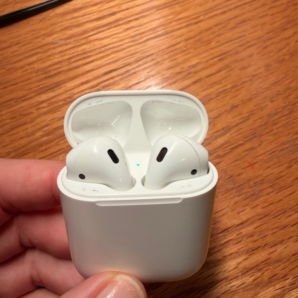 Apple AirPods 1st Generation
